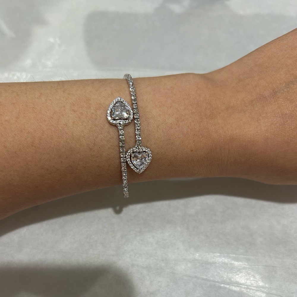 Elegant Silver Heart Bracelet
